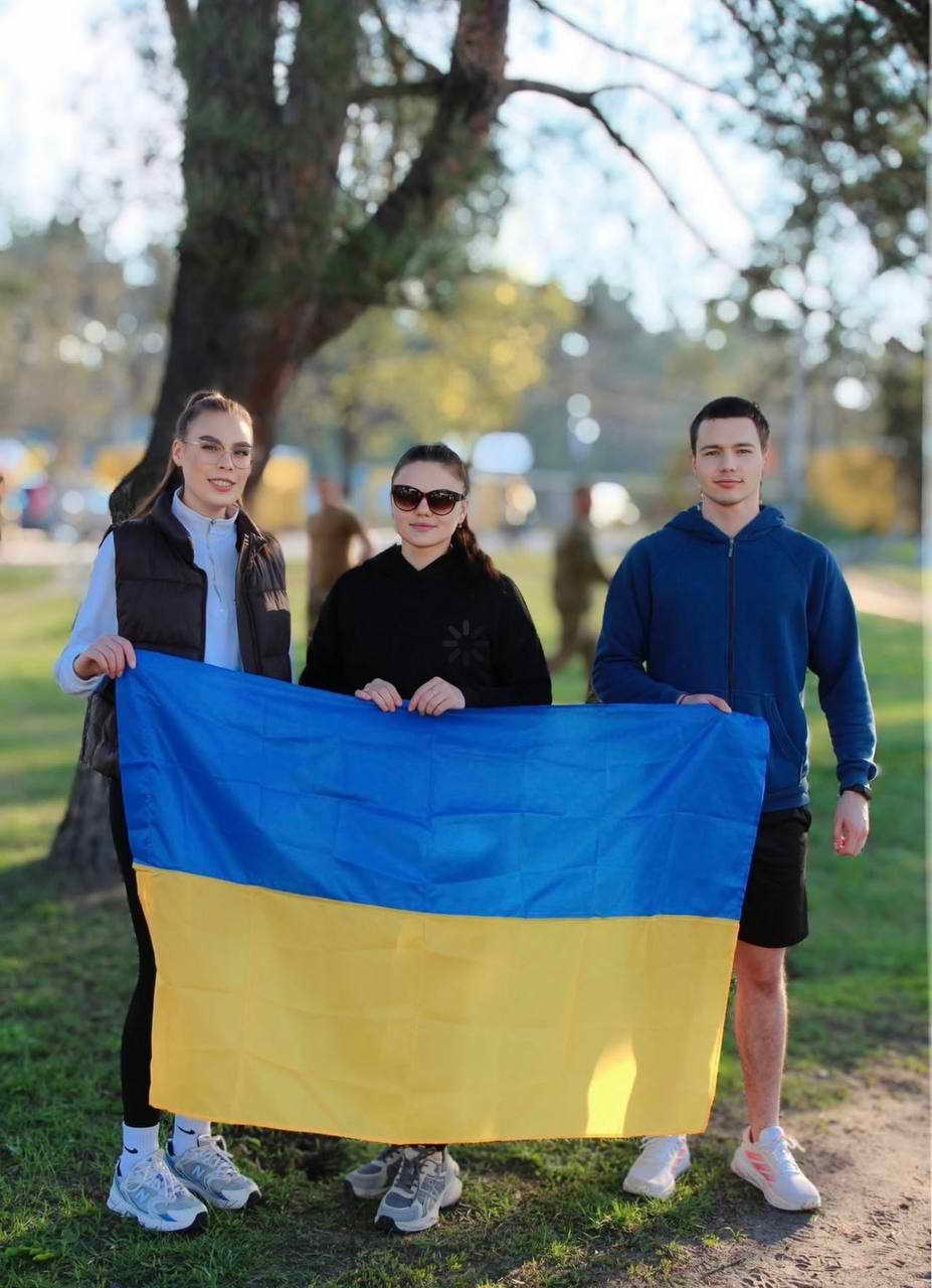 Крок у пам'ять: медики Нетішина долучилися до забігу шани